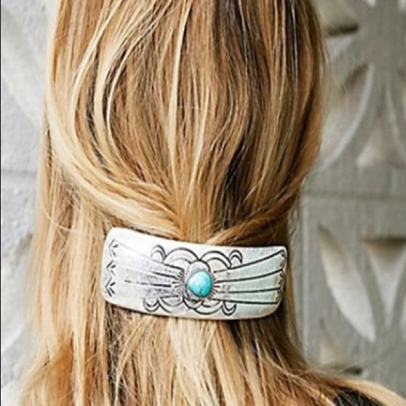 @_theboutique_ Accessories - Boho Silver Tone Hair Clip